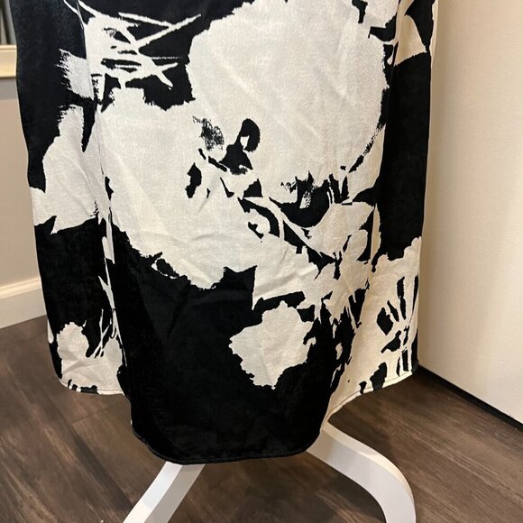 Zara Black & Off White Satin Effect Wrap Floral Print Midi Dress, Size XS - Picture 12 of 16